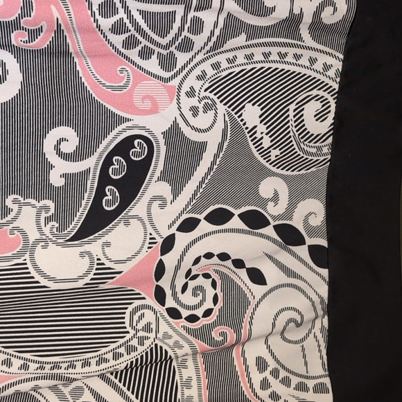 Easy care, paisley shift border print - Picture 3 of 3